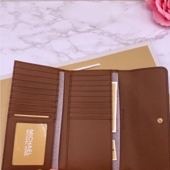 Michael Kors Trifold Wallet Luggage - Picture 7 of 10